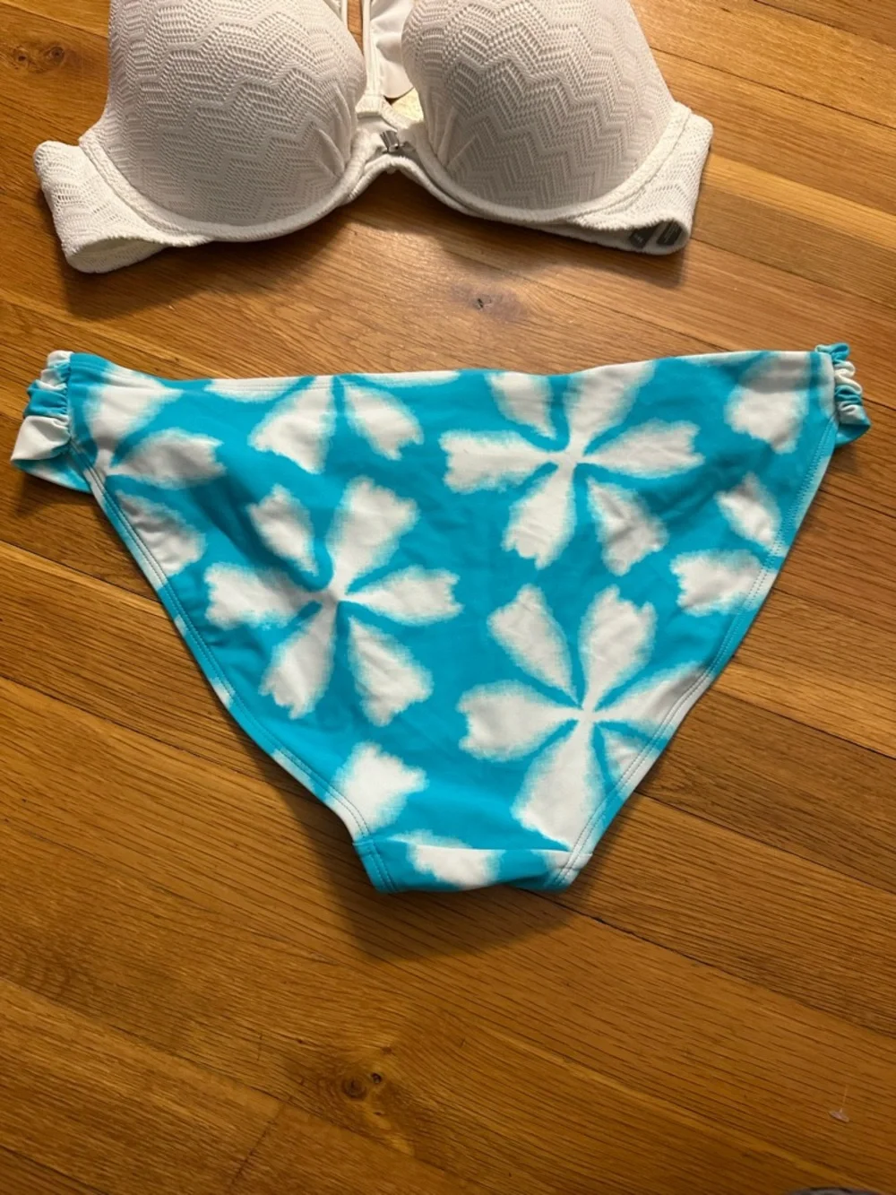 aerie‎ White Ruffle Strap Bikini Top with Blue Tie-Dye Bottoms
